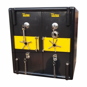 Double Door Safe Locker
